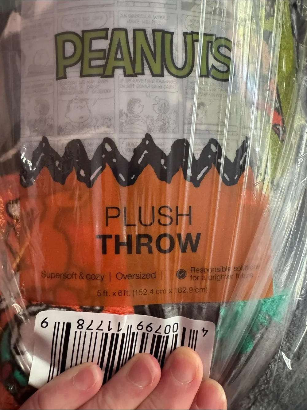 Peanuts Halloween Graphic oversized throw